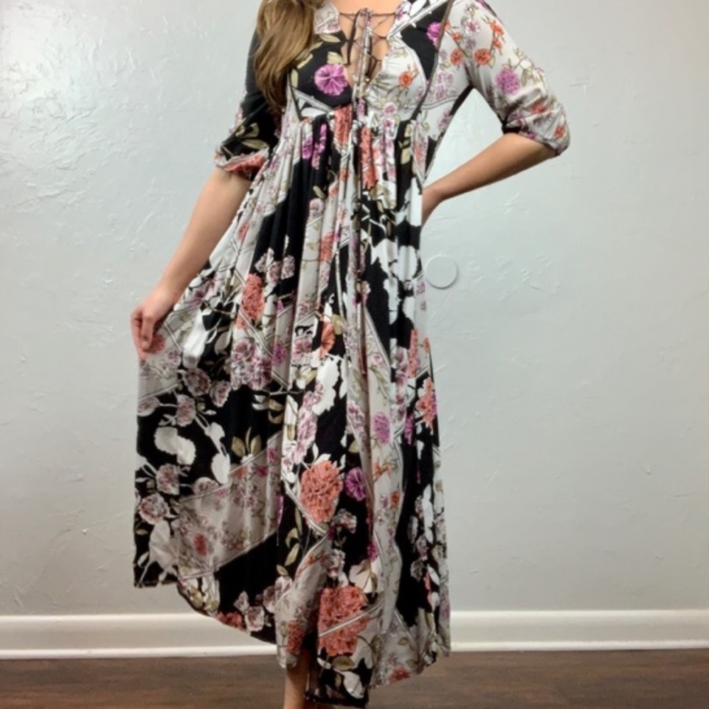 JAASE  floral printed dress in Size small